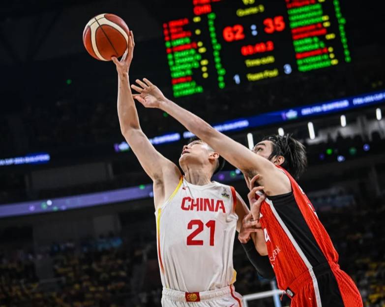 青少年代表隊_42分大胜青少年代表隊!亚预赛中国男篮复仇日本 赵睿16+8+5