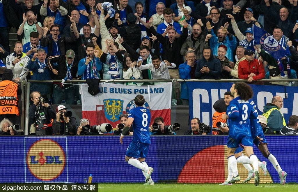 皇冠信用网庄家_欧战全满贯皇冠信用网庄家！欧协-桑乔建功帕尔默2助 切尔西4-1贝蒂斯夺冠