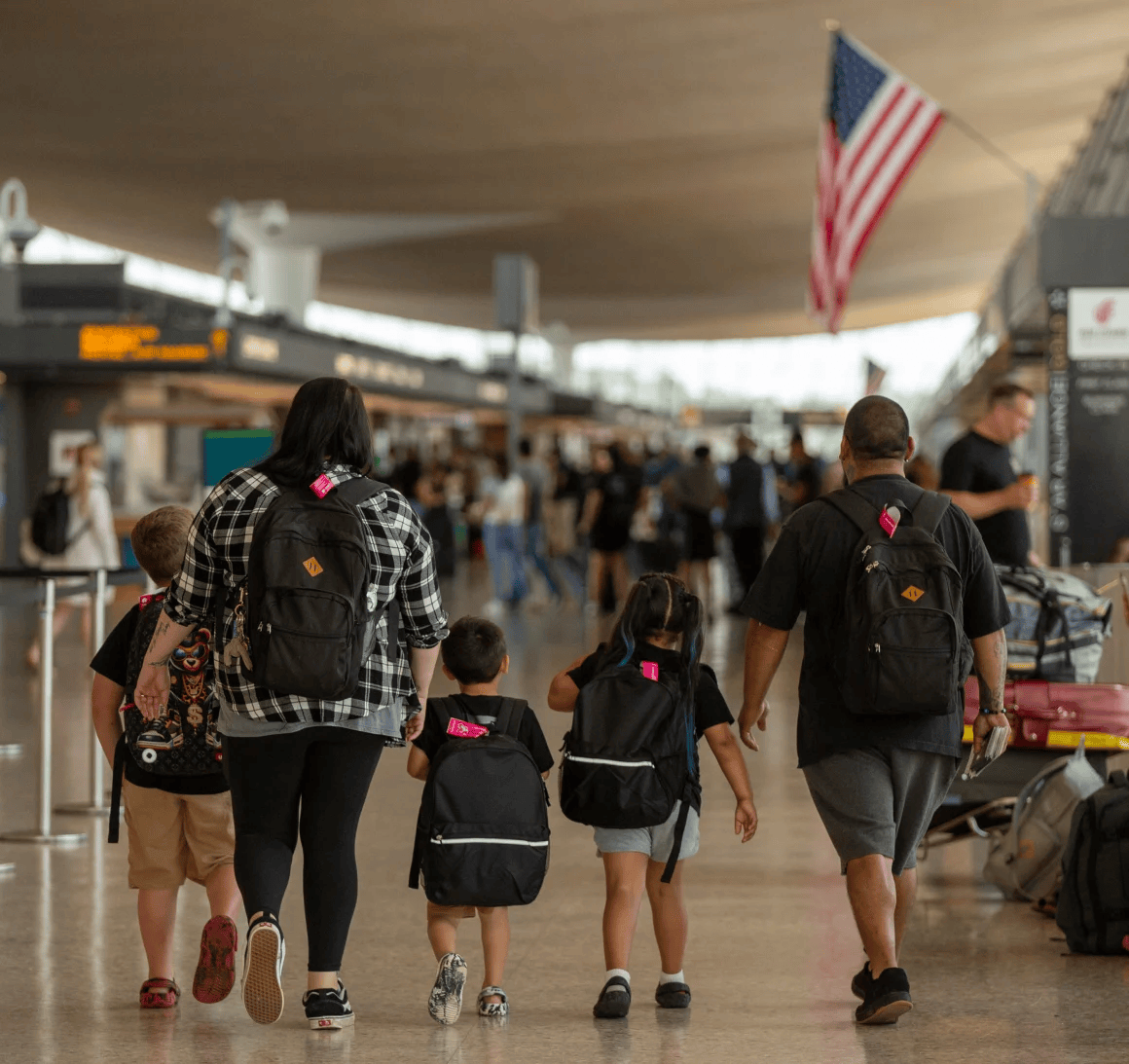 五大联赛所属的国家_一家人自愿被驱逐出美国：“留在这里是一场赌博”