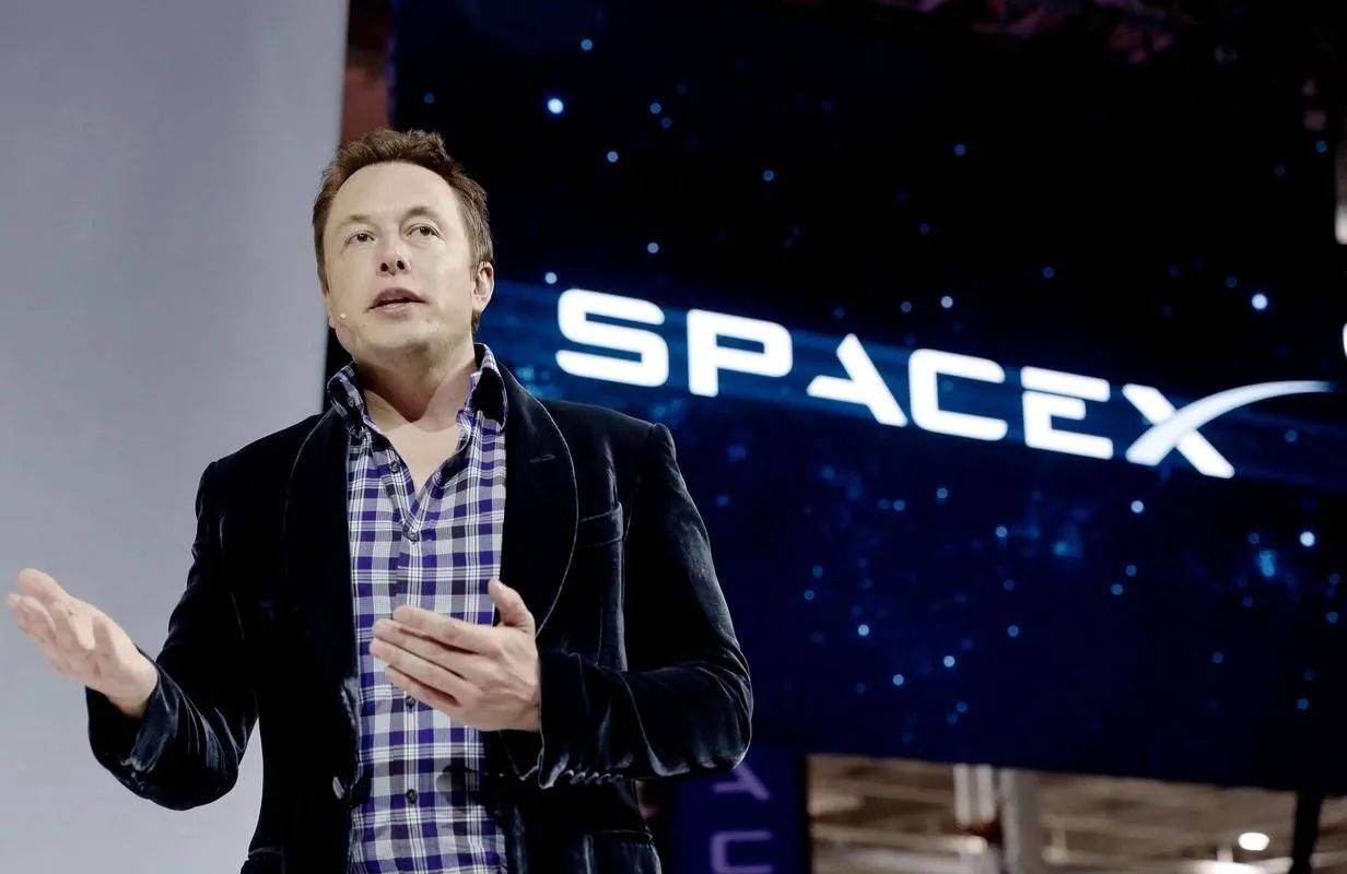 德国足球联赛_马斯克遭晴天霹雳？等不到党纲公布可能就被驱逐德国足球联赛，美开始“内讧”