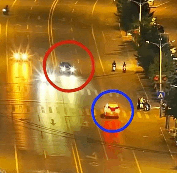 皇冠信用网怎么代理
_向前一横!辽P0952警皇冠信用网怎么代理
,救下5个孩子