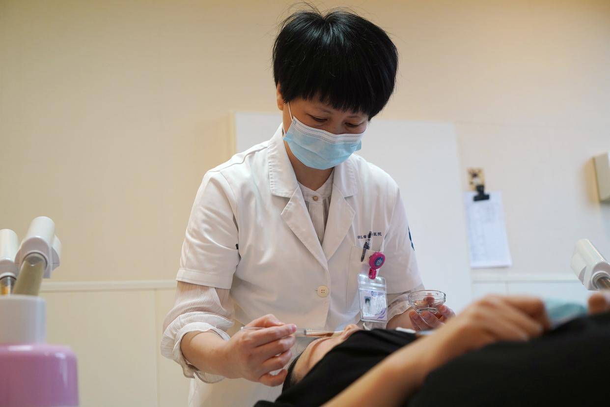 阪神老虎队vs东京读卖巨人队_知名女星自曝医美过度阪神老虎队vs东京读卖巨人队，回应“吊梢眼”缘由冲上热搜，专家道出其中真相！