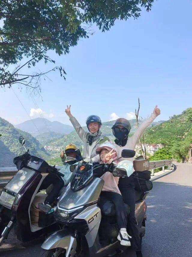 叶尼塞vs索科尔萨拉托夫_骑电瓶车带两娃跨越2000公里！安徽一家四口17天抵达成都叶尼塞vs索科尔萨拉托夫，本人回应：用喜爱的方式带孩子看世界