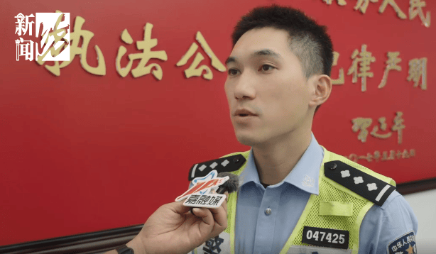 皇冠信用网登1_事发上海晚高峰!汹涌车流中皇冠信用网登1,一男子绝望跳车,直奔民警而去……