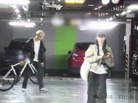 NBA篮球返水_他俩没分手但被拍到吵架了NBA篮球返水，吵得很凶......