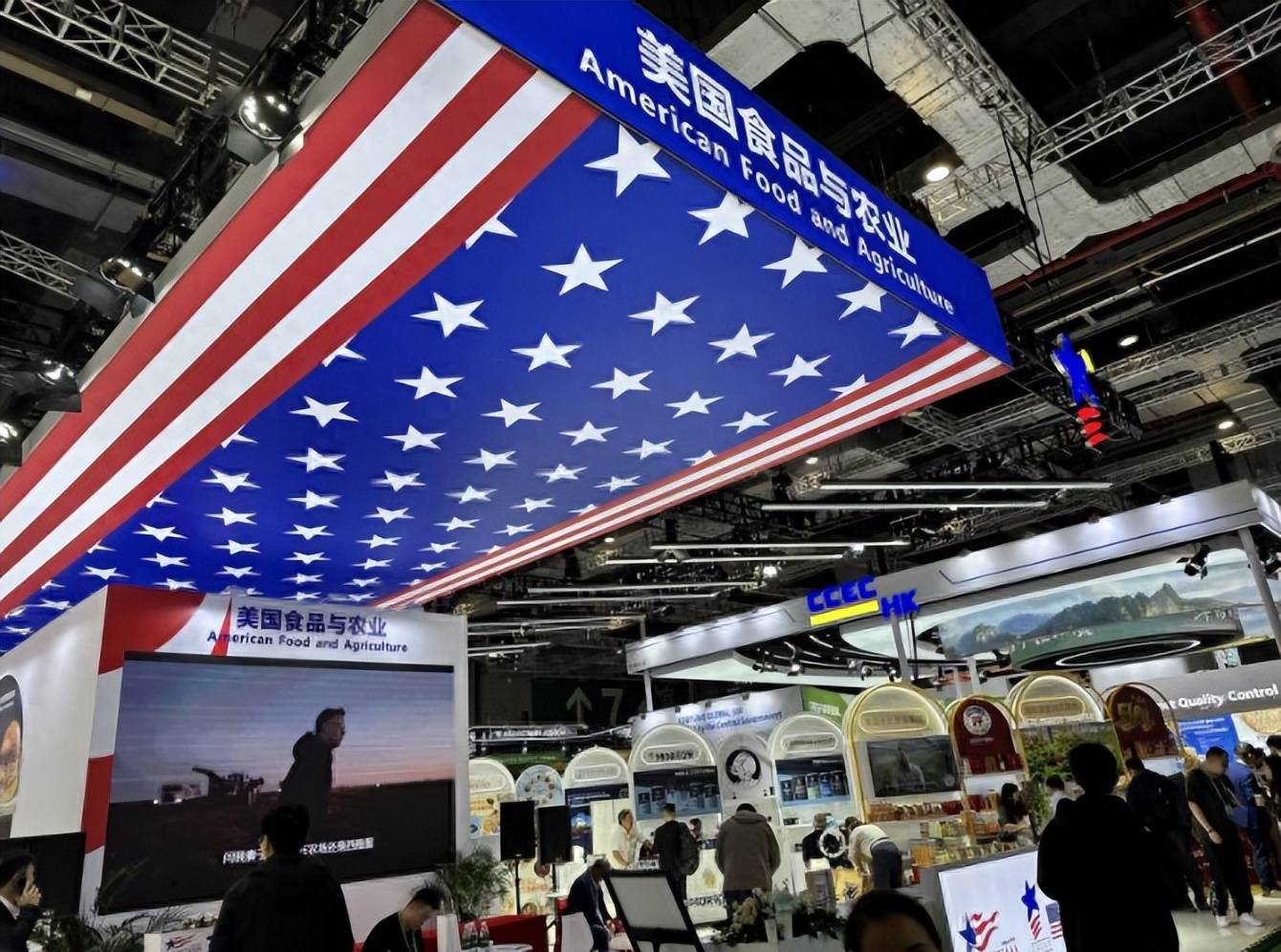 皇冠信用网
_美国大豆比巴西豆贵还加税皇冠信用网
,中国采购停滞不是违约,市场规律才是关键?