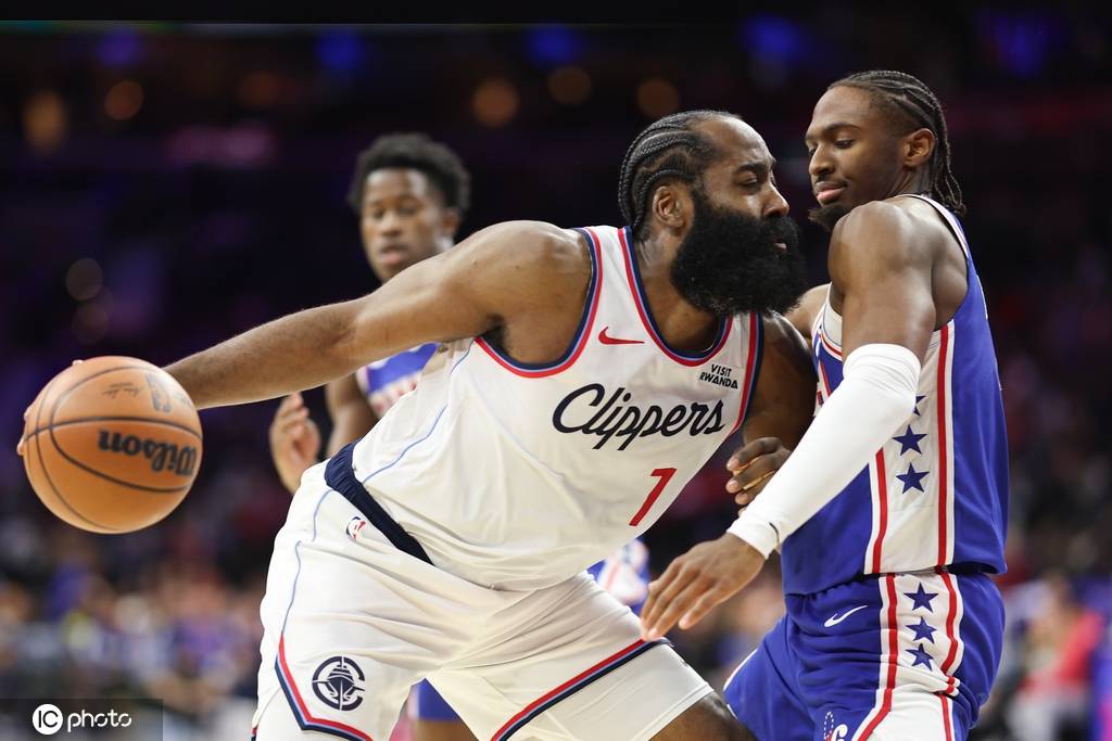 2026美加墨足球世界杯_马克西39+6哈登28+6+5 76人末节逆转险胜快船