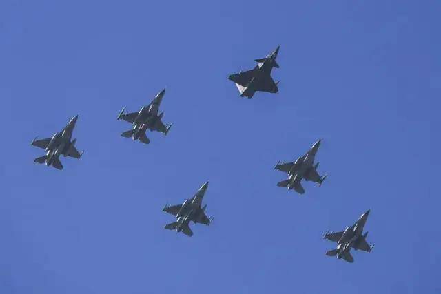 亚特兰大老鹰 vs 洛杉矶快船
_我们落后了?土耳其完成“世界首次无人机发射空空弹”亚特兰大老鹰 vs 洛杉矶快船
,性能如何