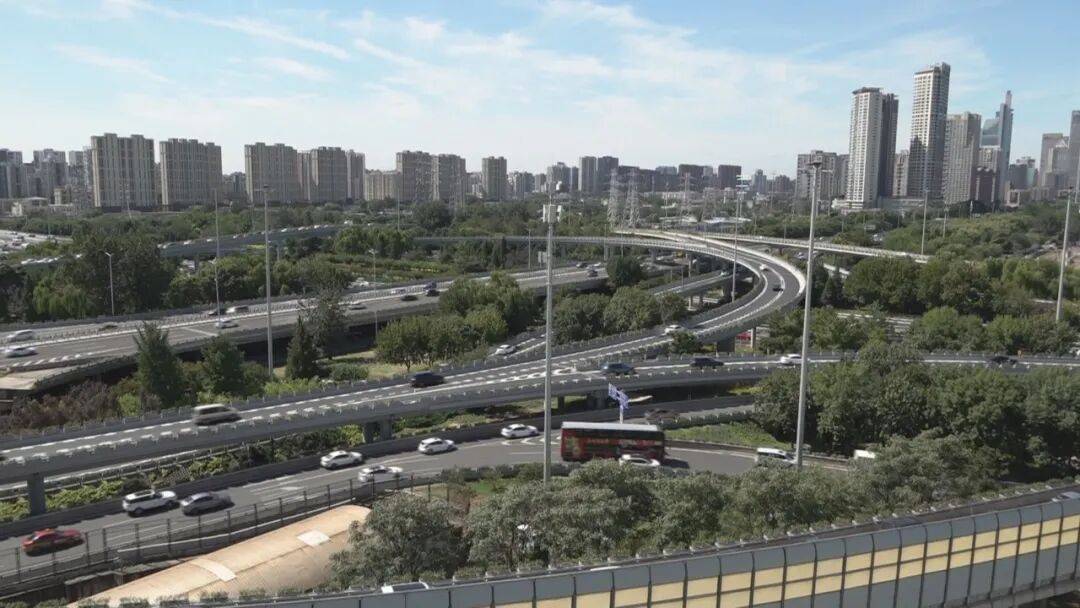 hga035会员注册_一夜之间hga035会员注册，铺完8000吨沥青！北京这段路让全网惊叹，获外交部点赞