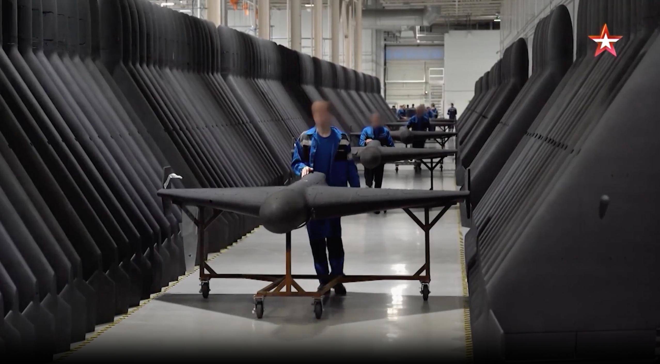 皇冠信用网足球代理_乌克兰捅的窟窿实在太大了皇冠信用网足球代理，俄连炸两周，还有导弹顶在北约脑门上