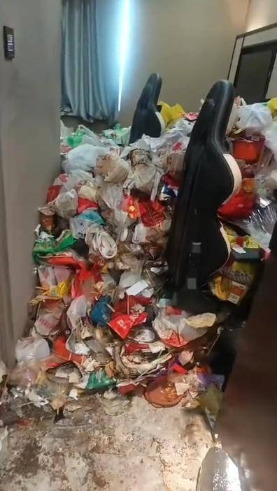 皇冠信用網代理申条件_长春一电竞酒店退房后画面“不堪入目”皇冠信用網代理申条件，垃圾堆积如山超1米高，酒店：顾客入住超两年，花了3天才清扫完