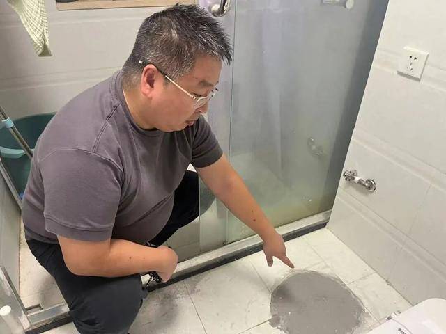 皇冠手机登入网址_“每天回家我都想吐!”整整3年皇冠手机登入网址,因顶楼住户一个操作,广东一小区整栋楼业主直呼“苦不堪言”,多方回应