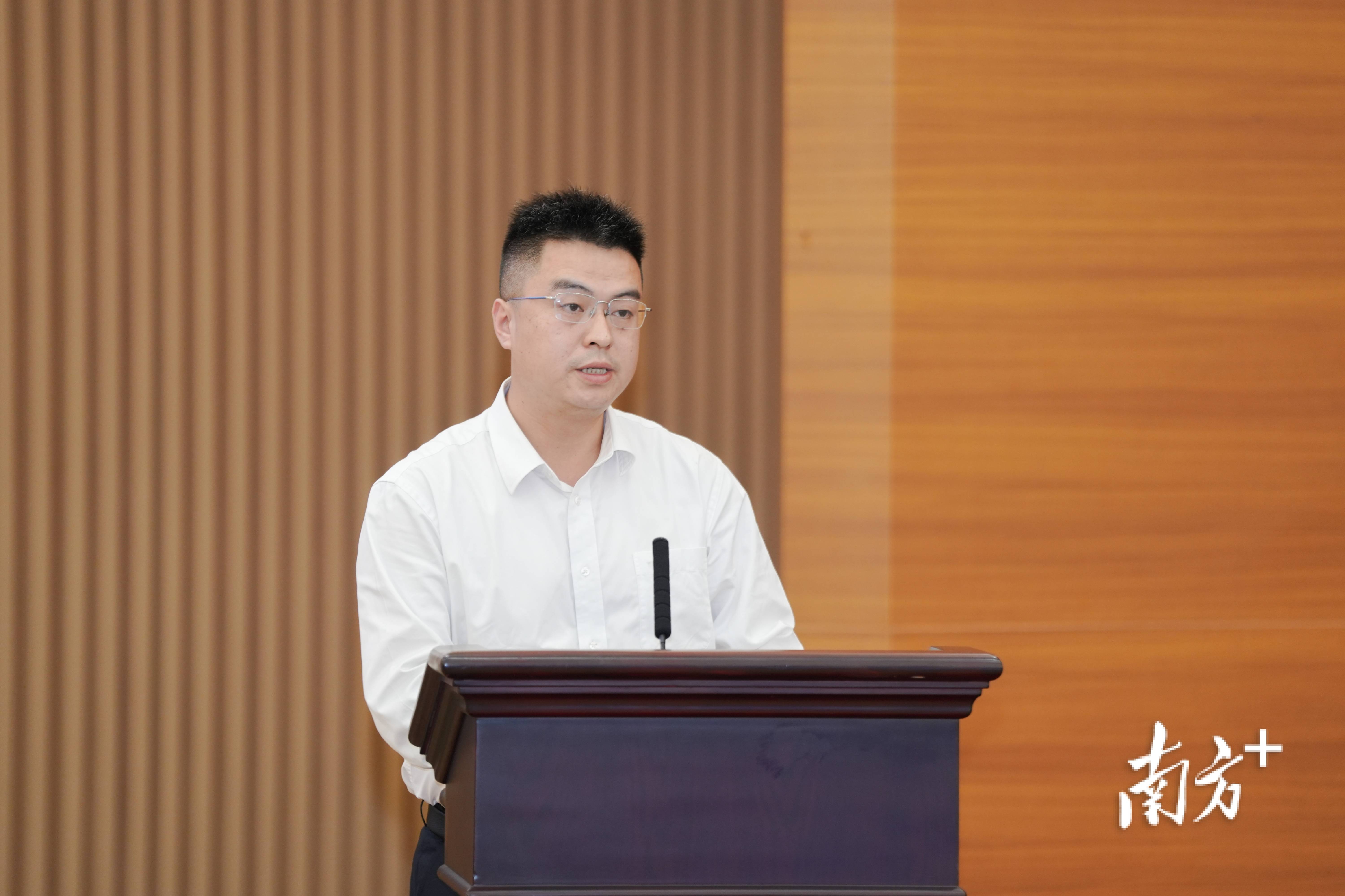 信用网怎么开户_梅州市委常委、梅县区委书记凌云:推动镇村组团发展“全域覆盖”