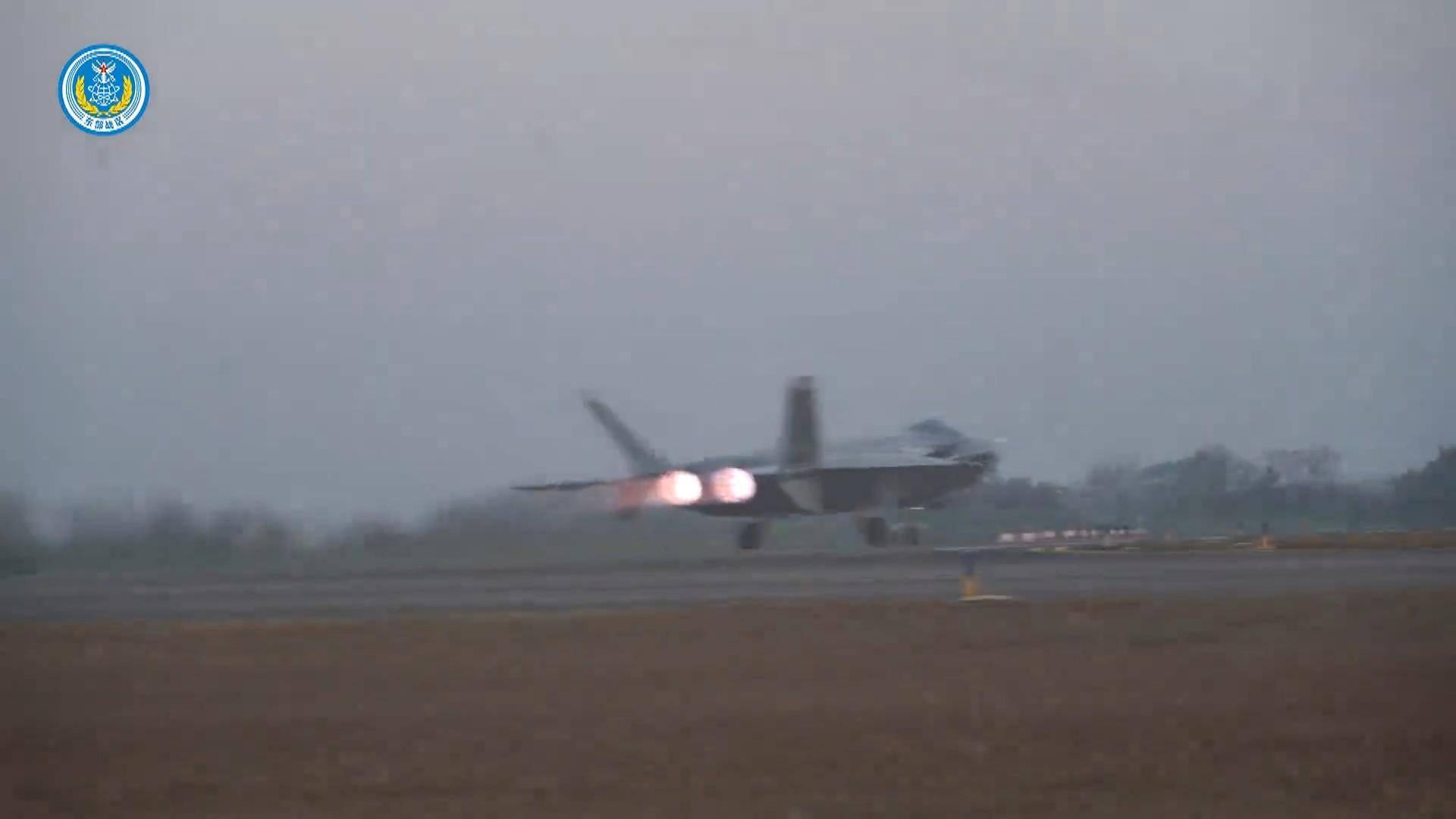 皇冠体育App下载_中国解放军释重磅信号!歼20首次亮剑台海皇冠体育App下载,将打瘫台军海马斯远火