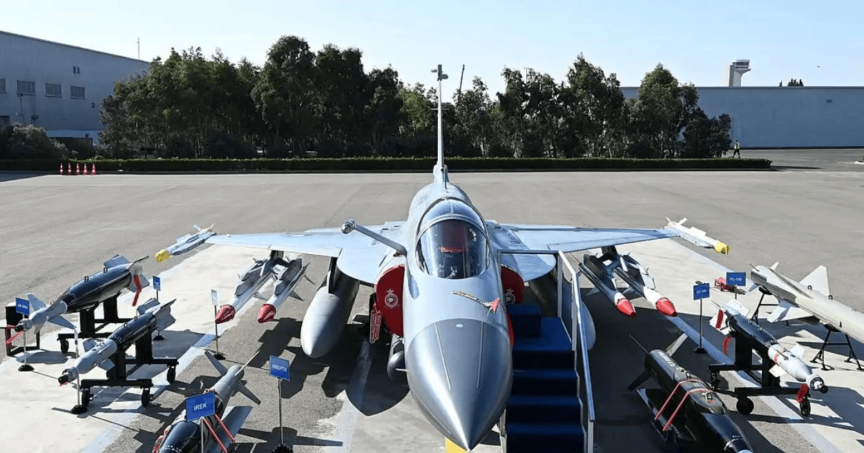 正版皇冠信用网开户_胜战红利！中方确认5·7空战战果后正版皇冠信用网开户，巴铁宣布靠枭龙还清33亿欠债