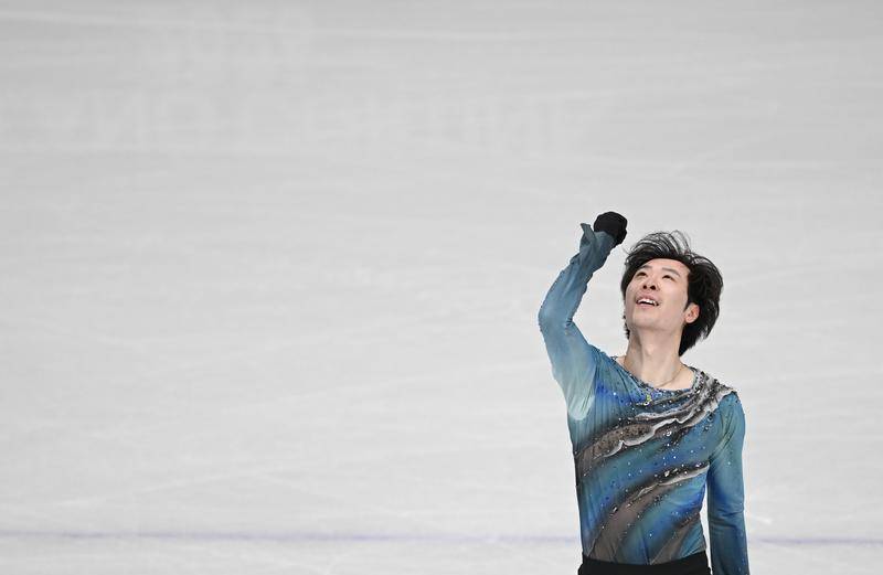 皇冠登一登二登三区别_冬奥前瞻：金博洋迎谢幕演出 钢架雪车中国冲奖牌