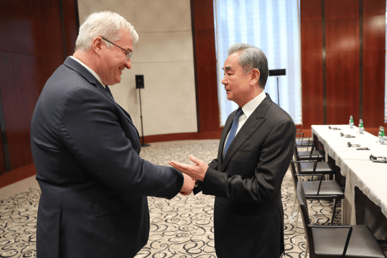 皇冠信用网登3代理_牛弹琴:一觉醒来皇冠信用网登3代理,乌克兰感谢中国了